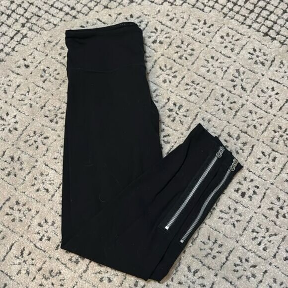 Lululemon Runday Crop Black Leggings Size 6 - Picture 1 of 5